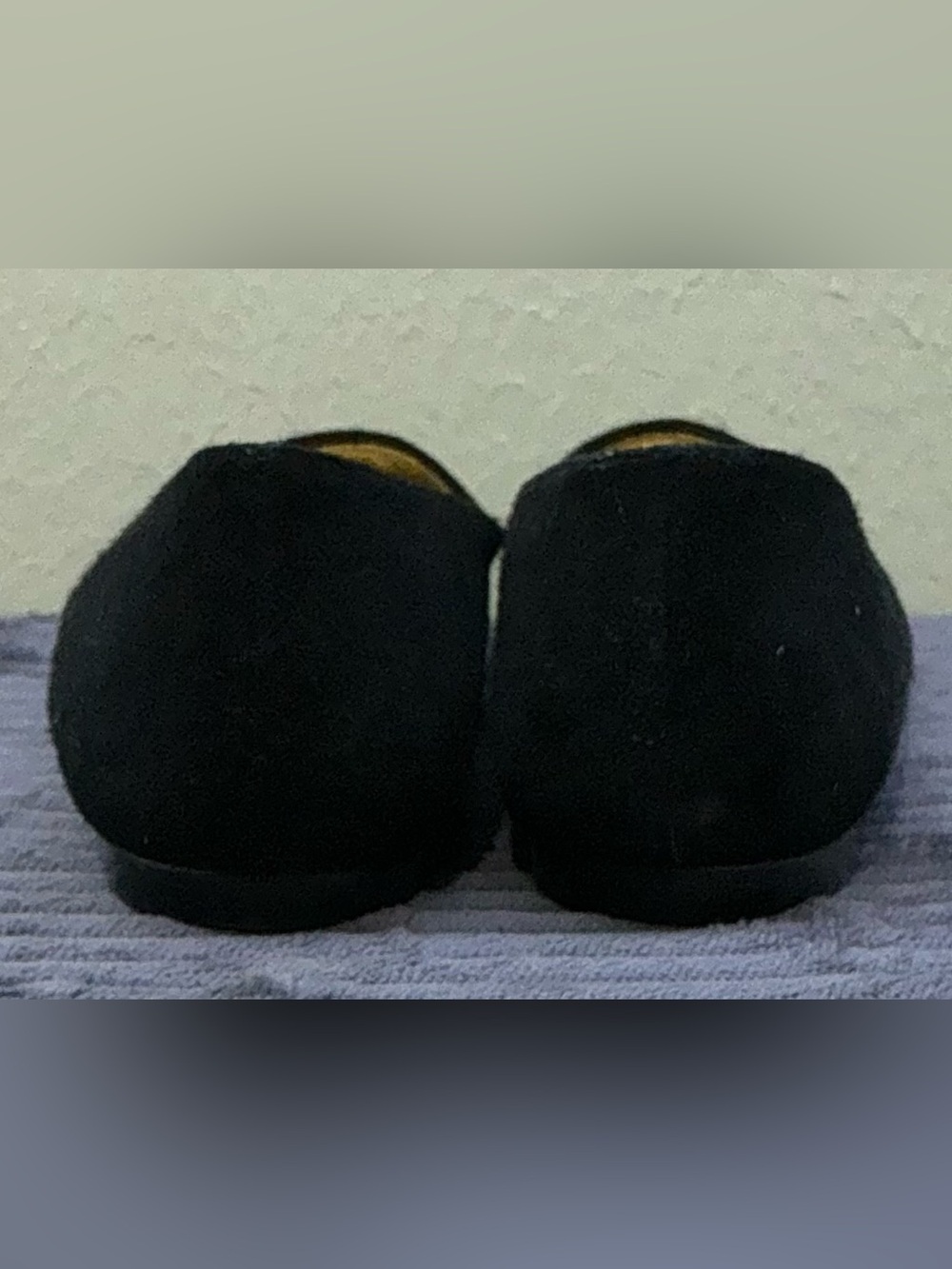 Vintage Nine West Black Suede Loafers Gold Embroidered Crest Shield Flats 7N - Picture 3 of 7